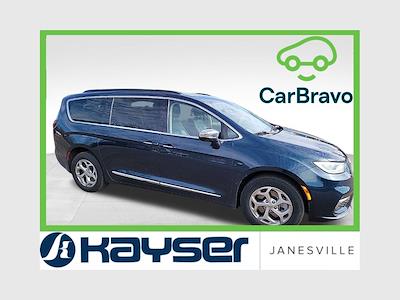 Used 2022 Chrysler Pacifica - photo 1