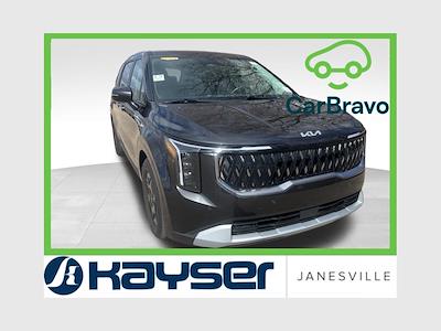 Used 2025 Kia Carnival - photo 1