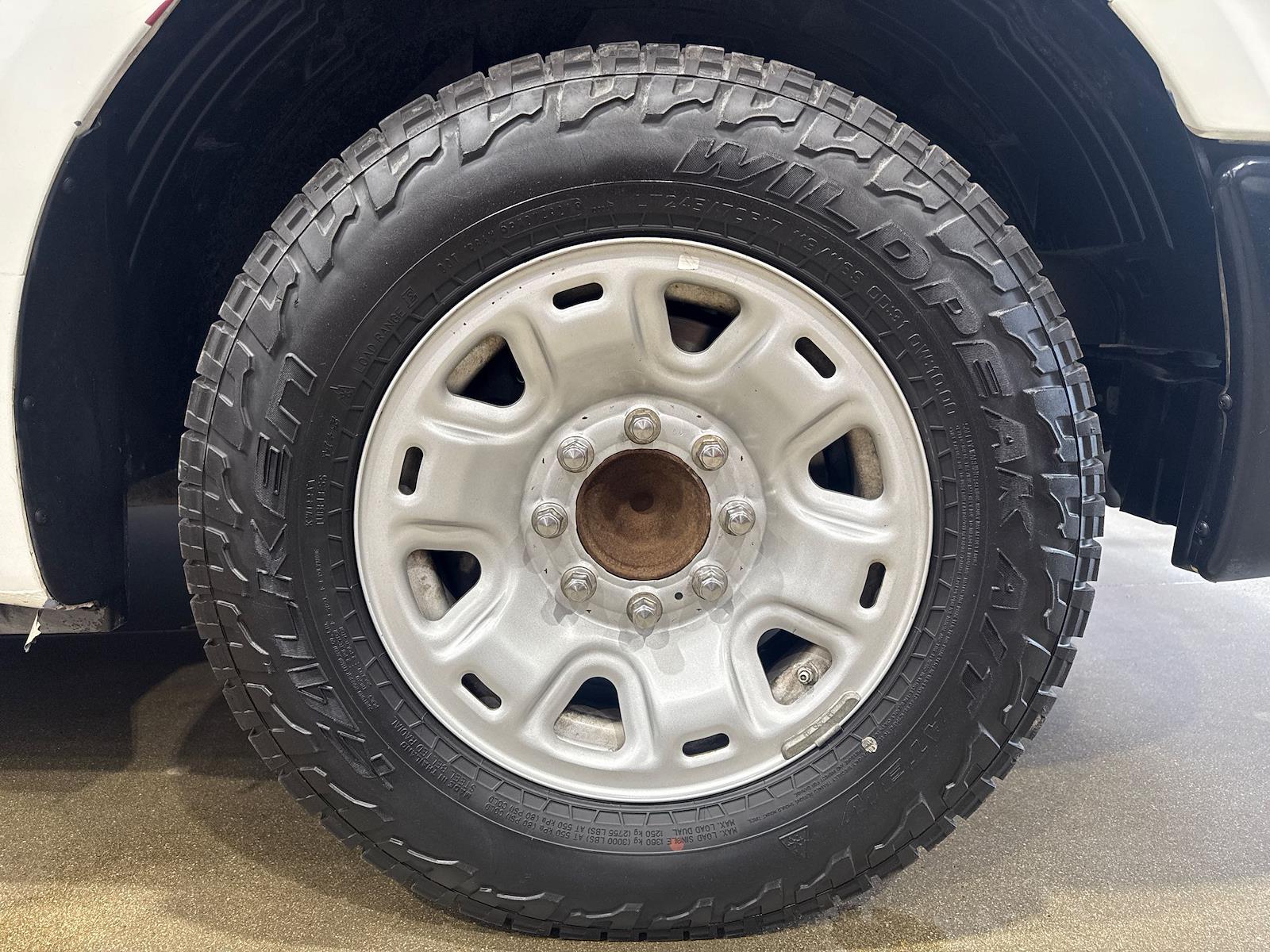 Used 2020 Nissan NV HD - photo 32
