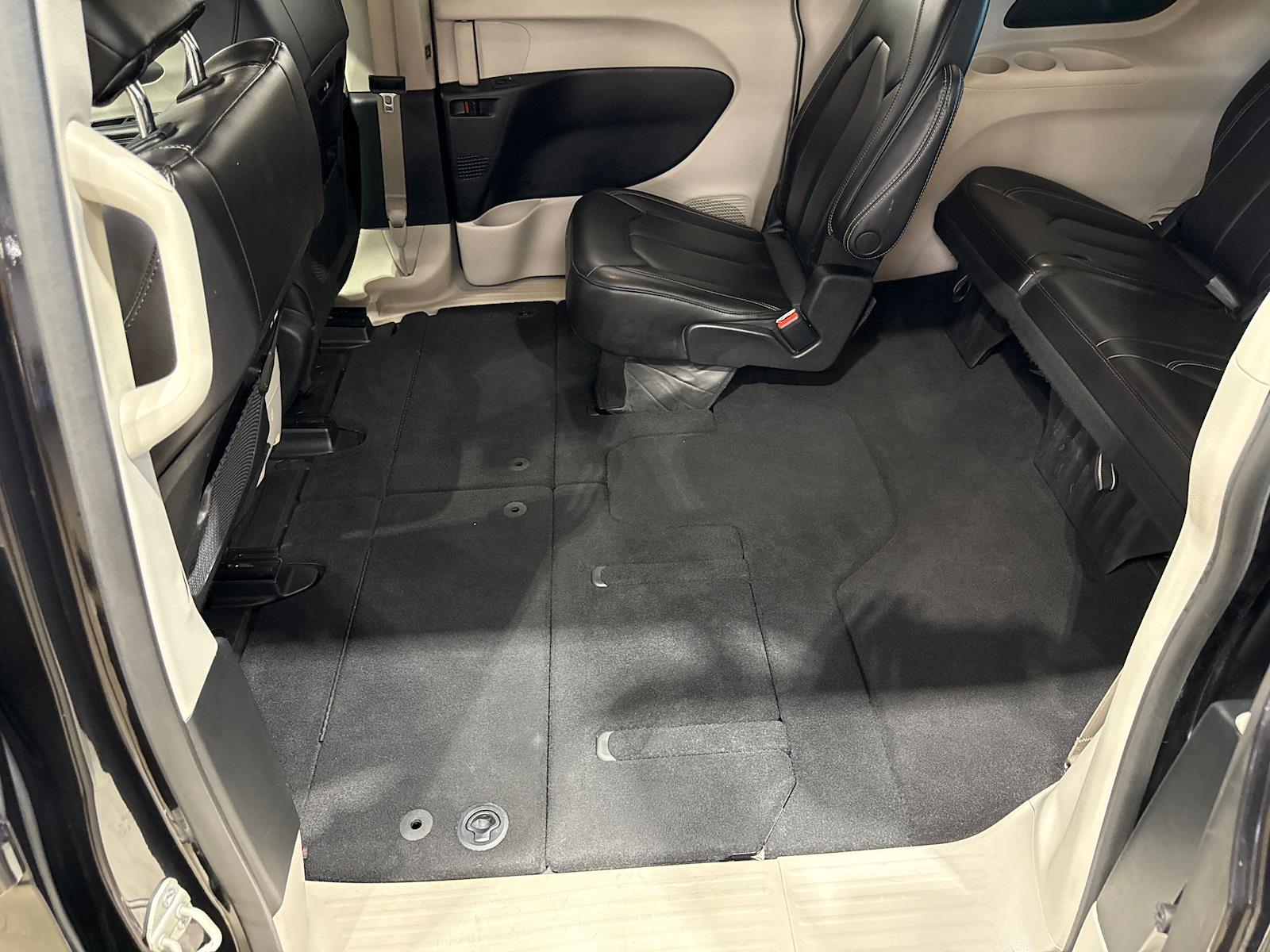 Used 2023 Chrysler Pacifica - photo 104