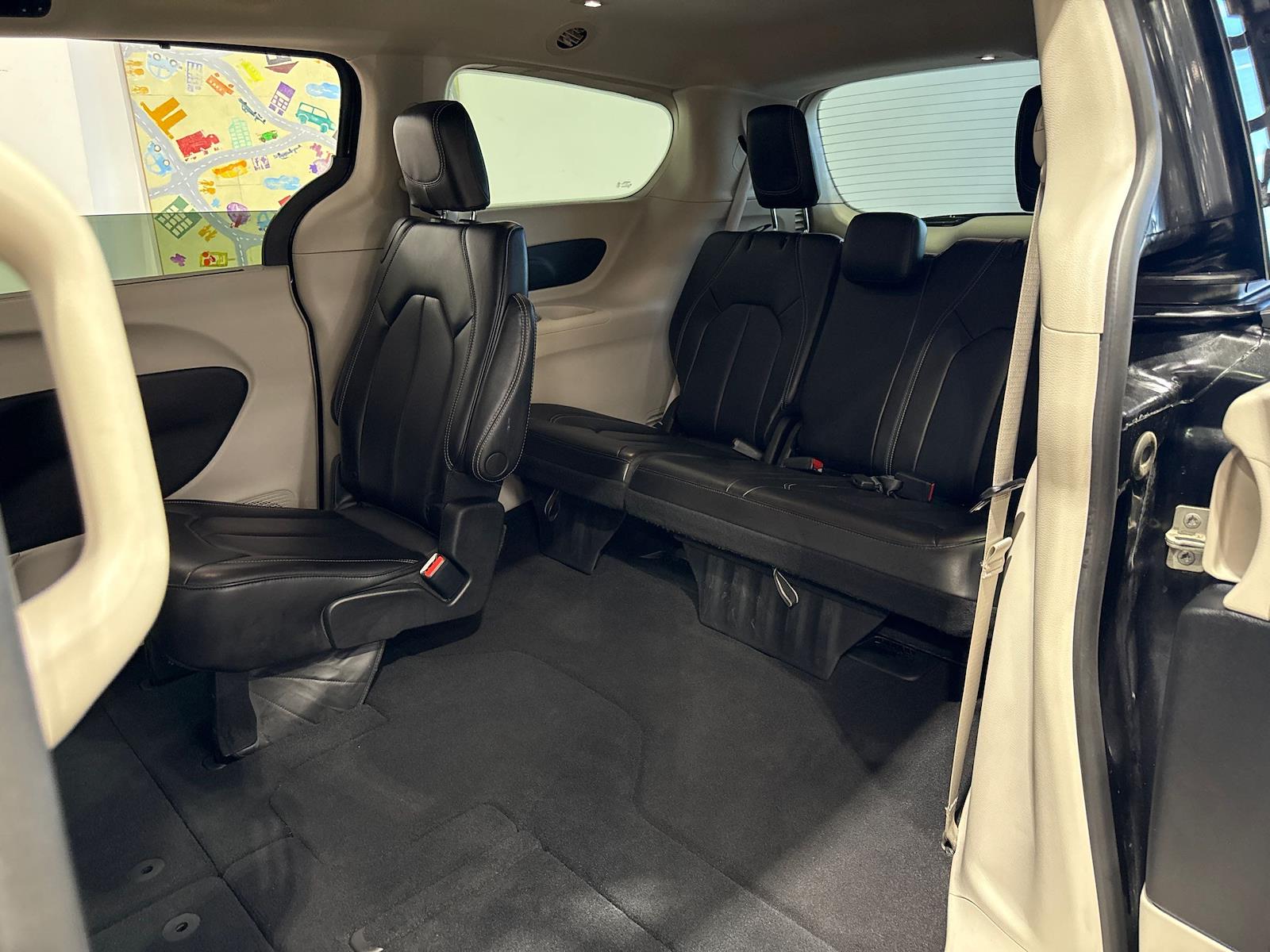Used 2023 Chrysler Pacifica - photo 105