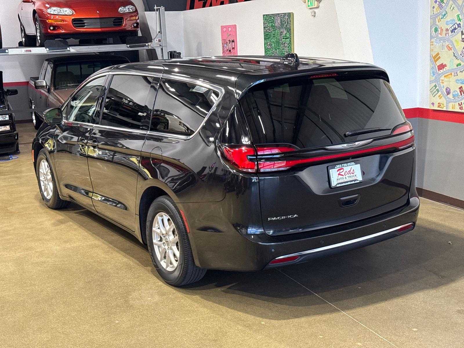 Used 2023 Chrysler Pacifica - photo 117