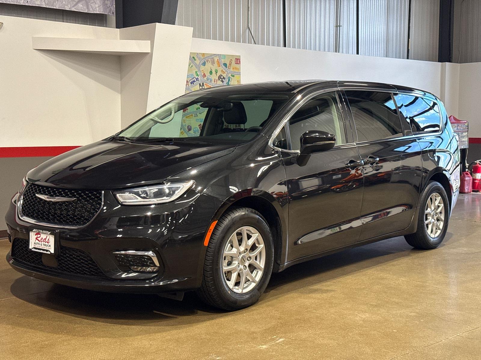 Used 2023 Chrysler Pacifica - photo 119