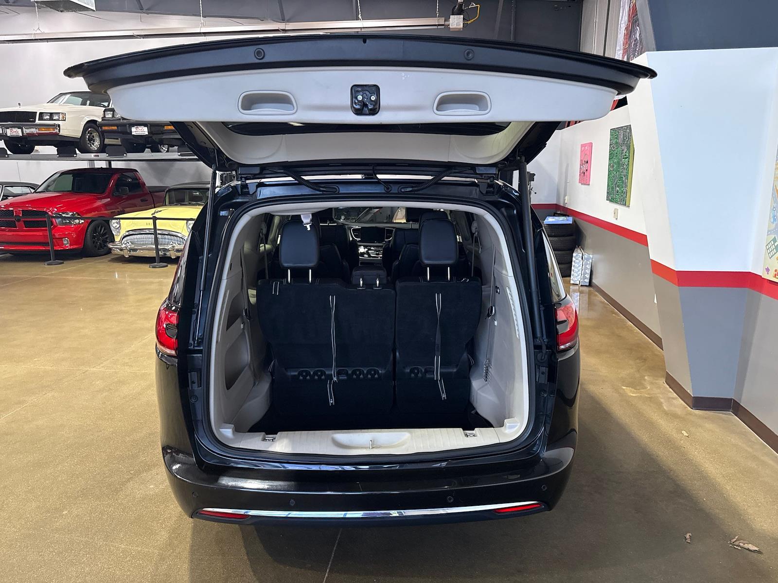 Used 2023 Chrysler Pacifica - photo 142