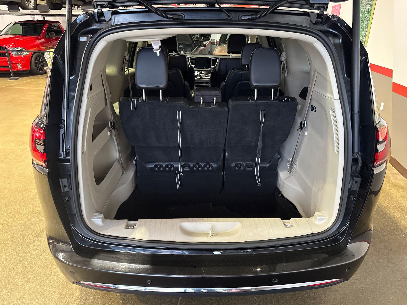 Used 2023 Chrysler Pacifica - photo 144