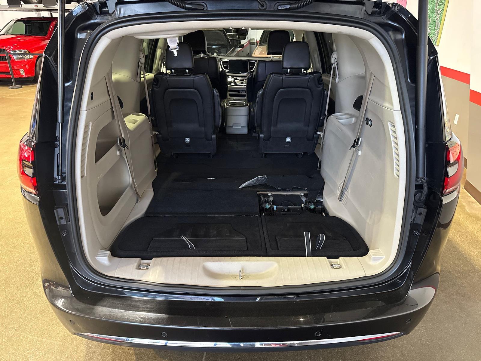 Used 2023 Chrysler Pacifica - photo 150