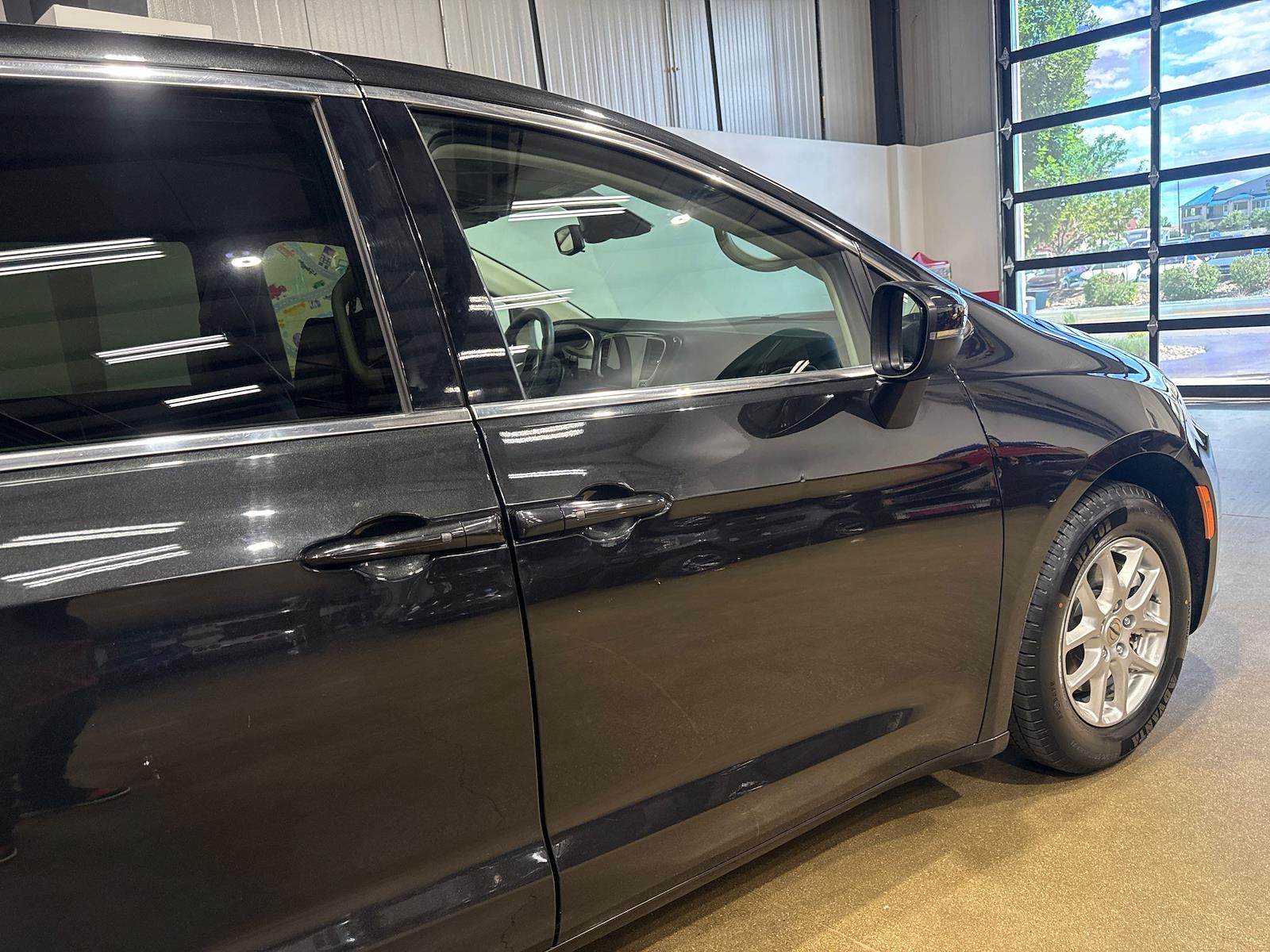 Used 2023 Chrysler Pacifica - photo 37