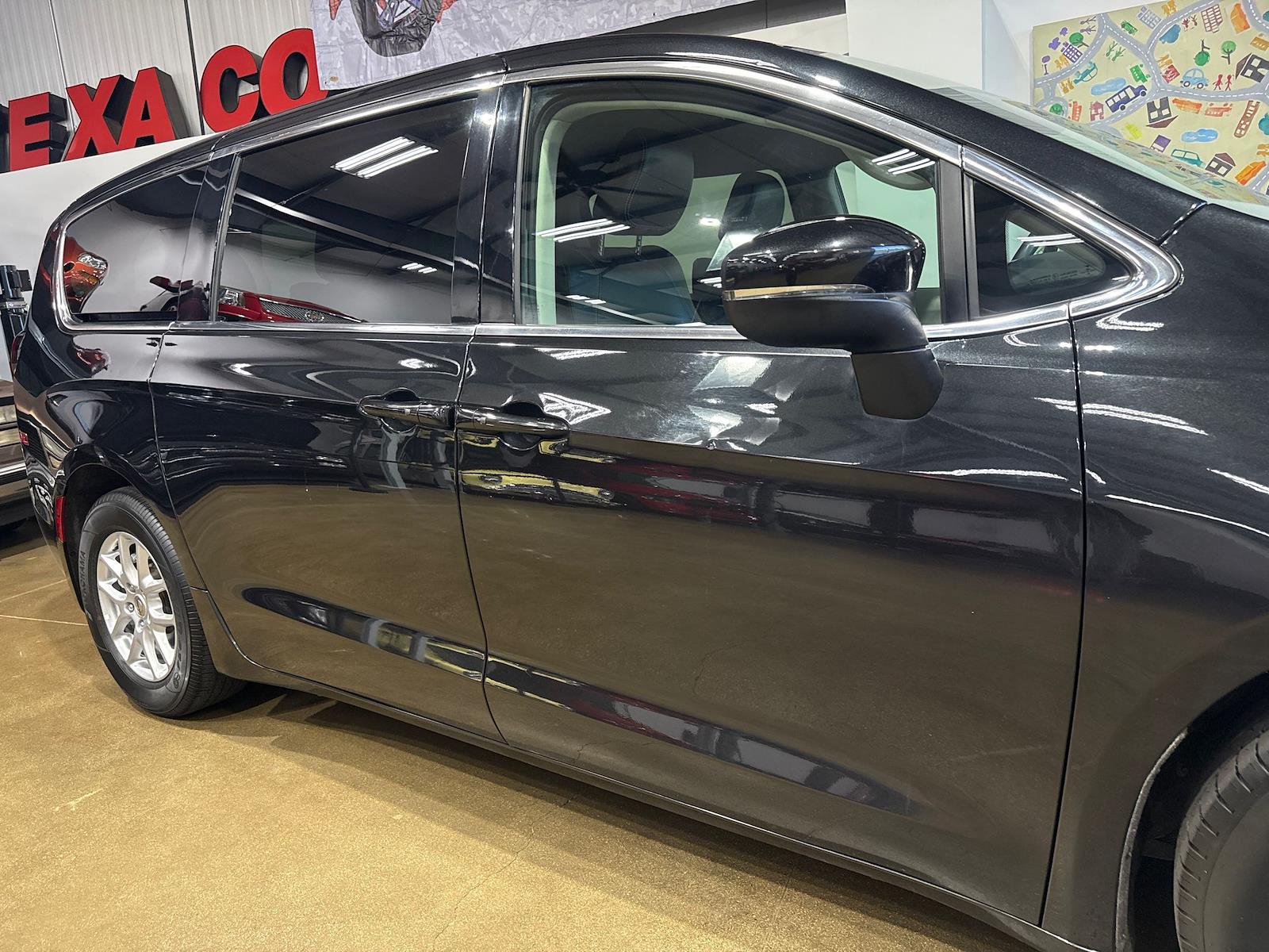 Used 2023 Chrysler Pacifica - photo 38