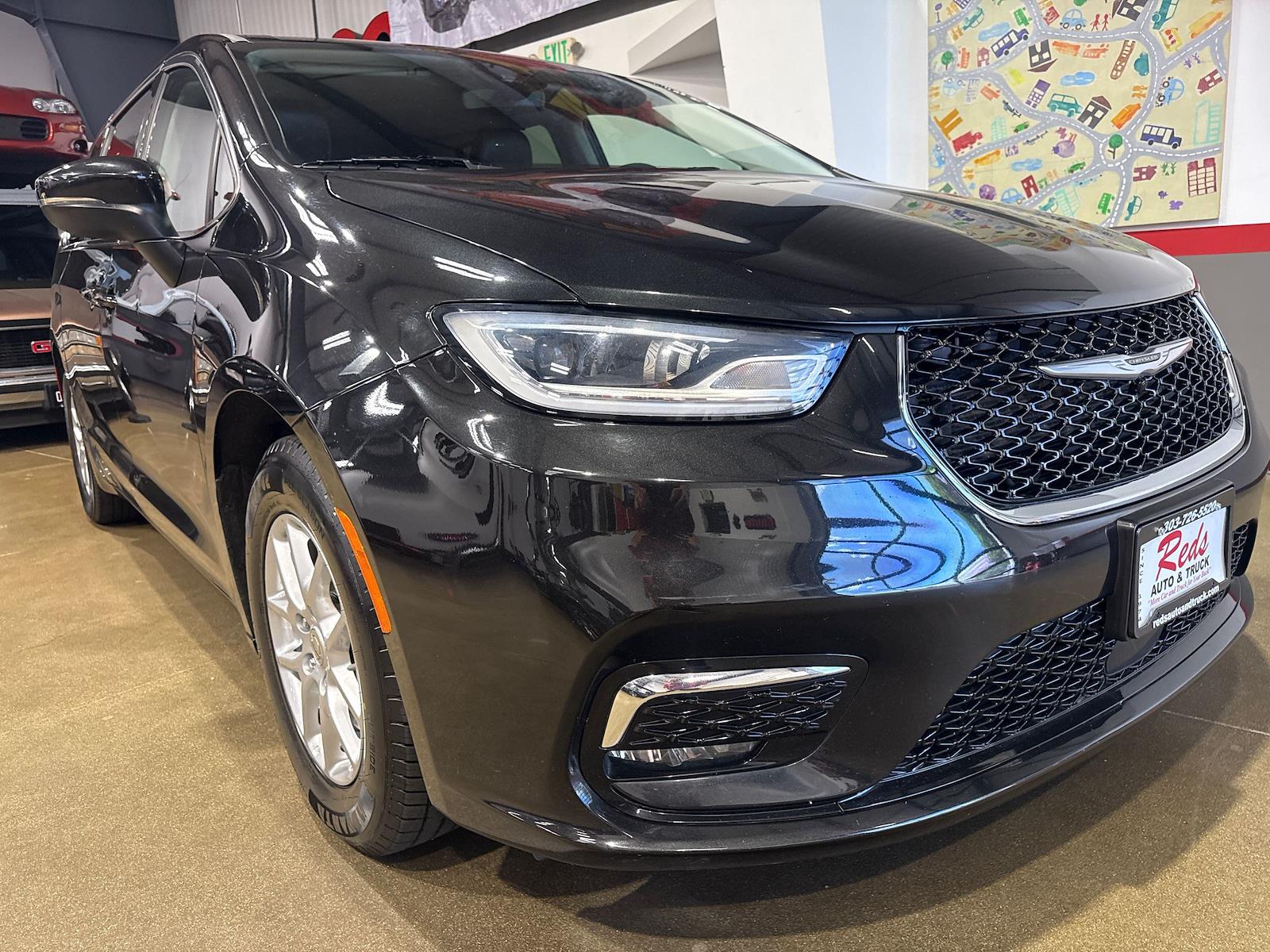 Used 2023 Chrysler Pacifica - photo 44