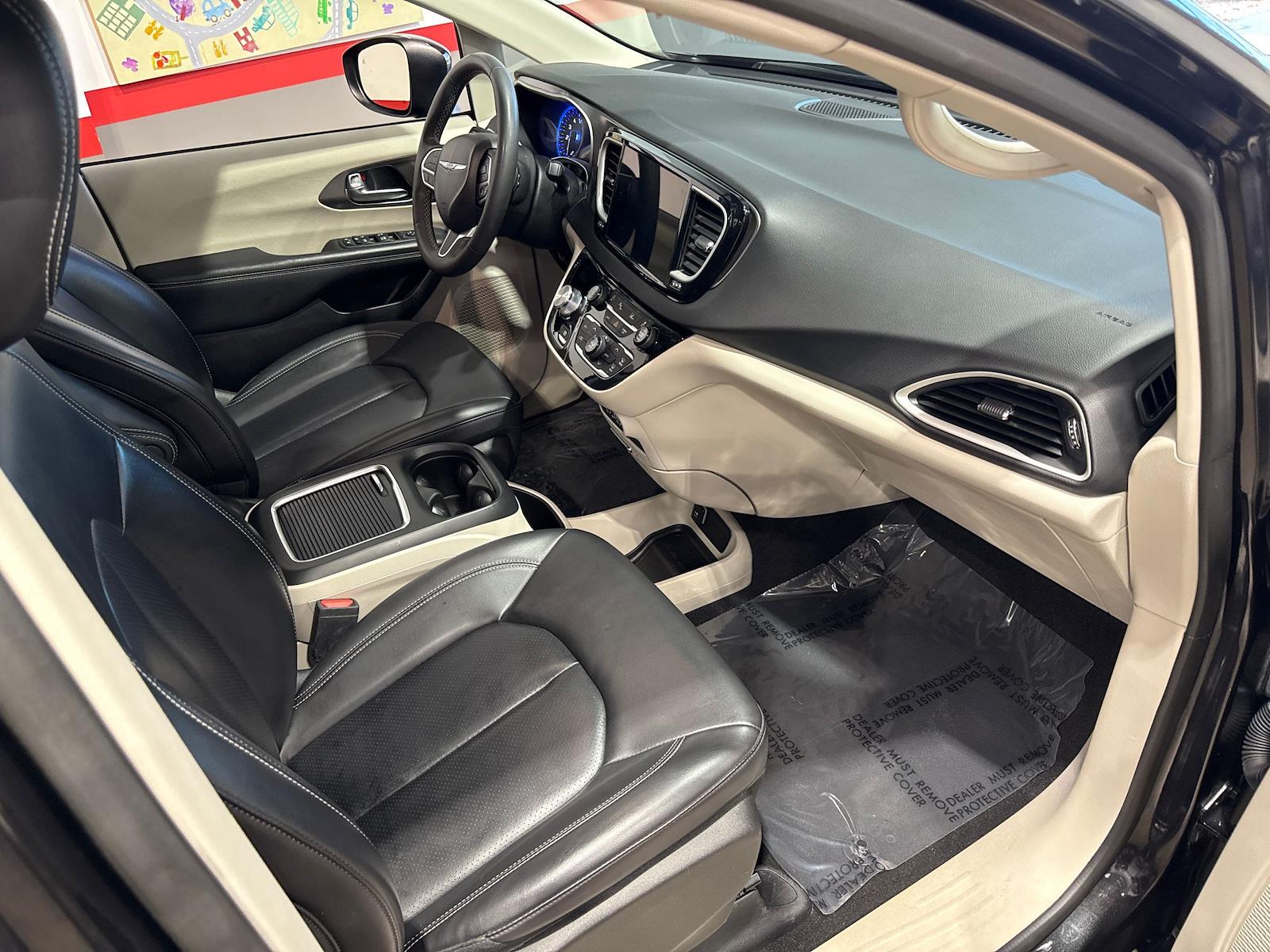 Used 2023 Chrysler Pacifica - photo 60