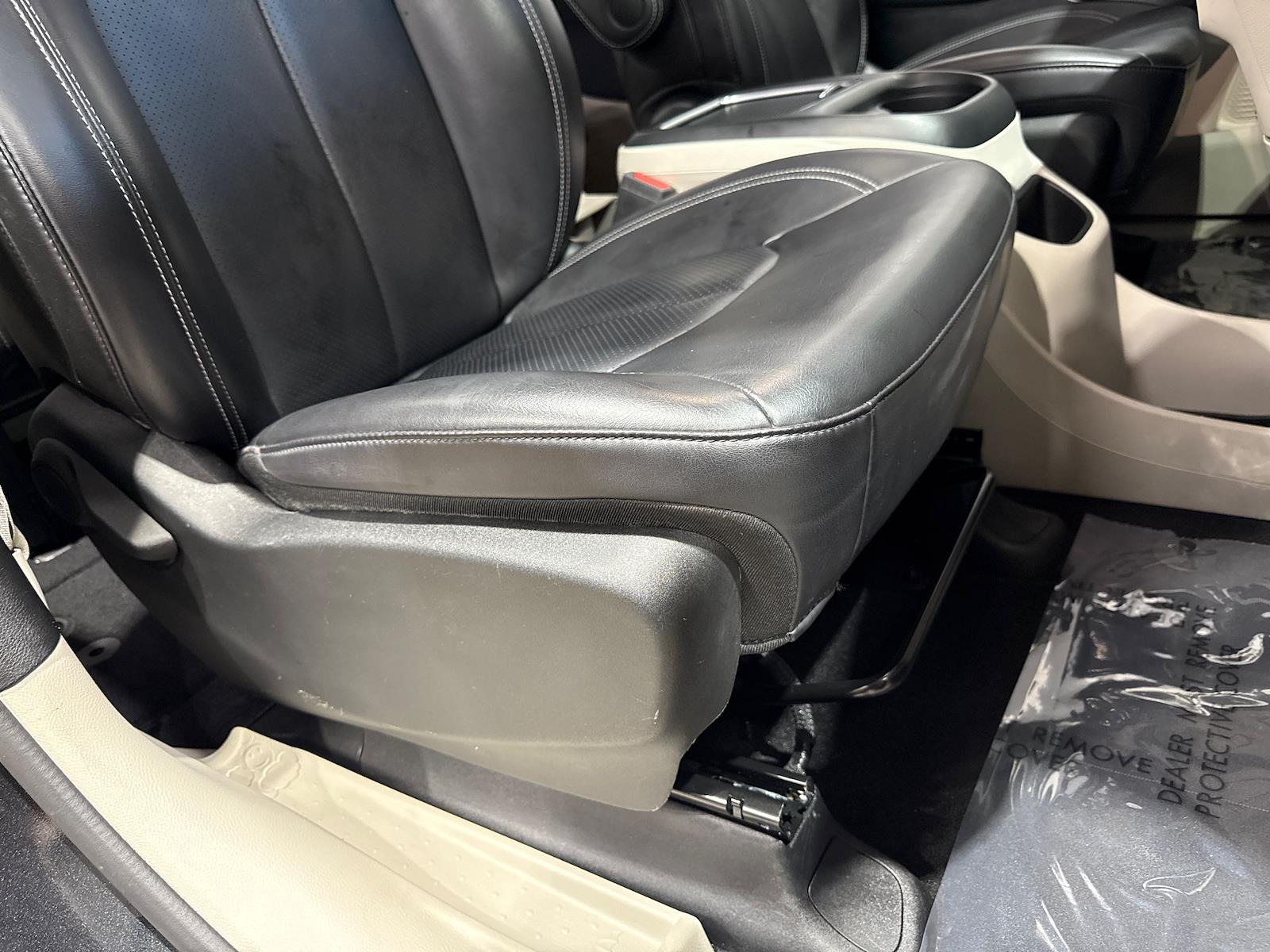 Used 2023 Chrysler Pacifica - photo 61