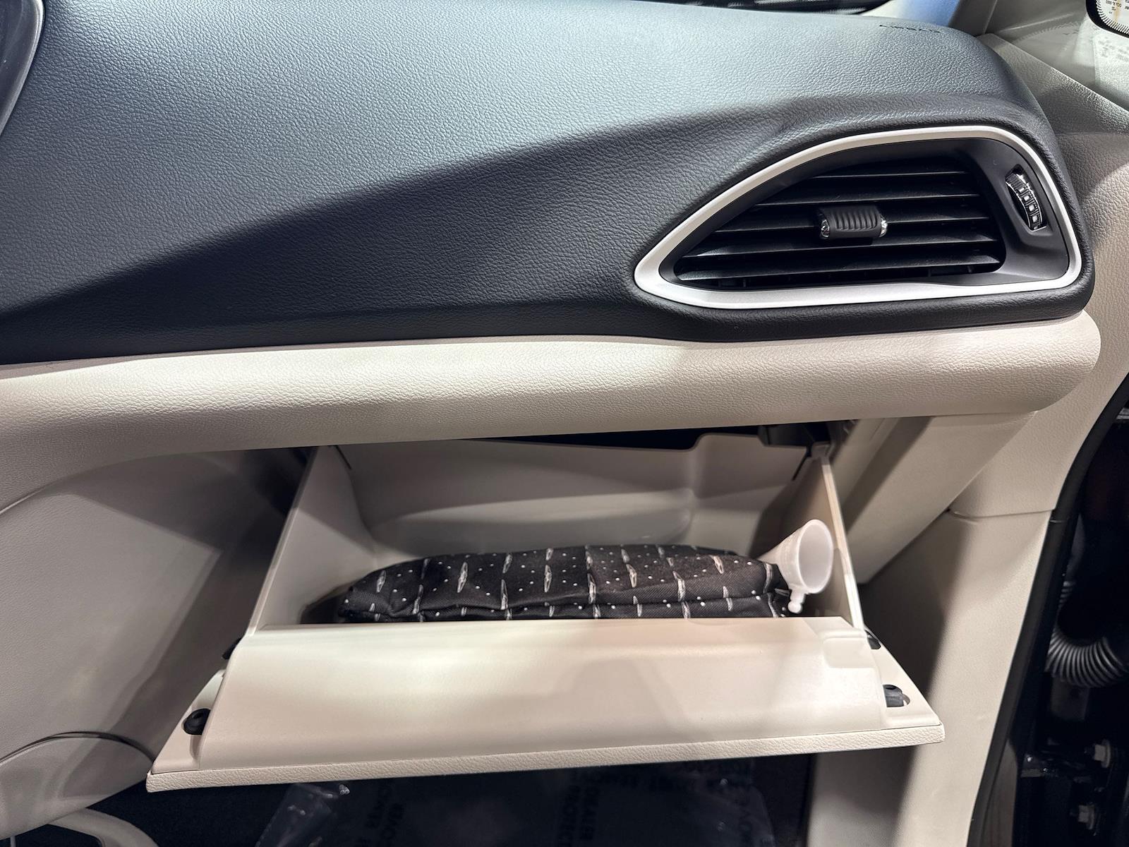 Used 2023 Chrysler Pacifica - photo 63
