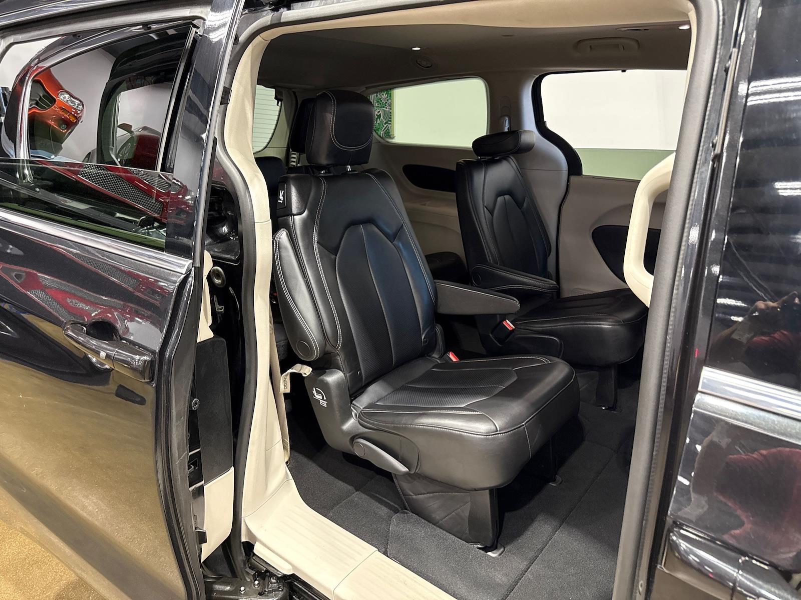 Used 2023 Chrysler Pacifica - photo 67