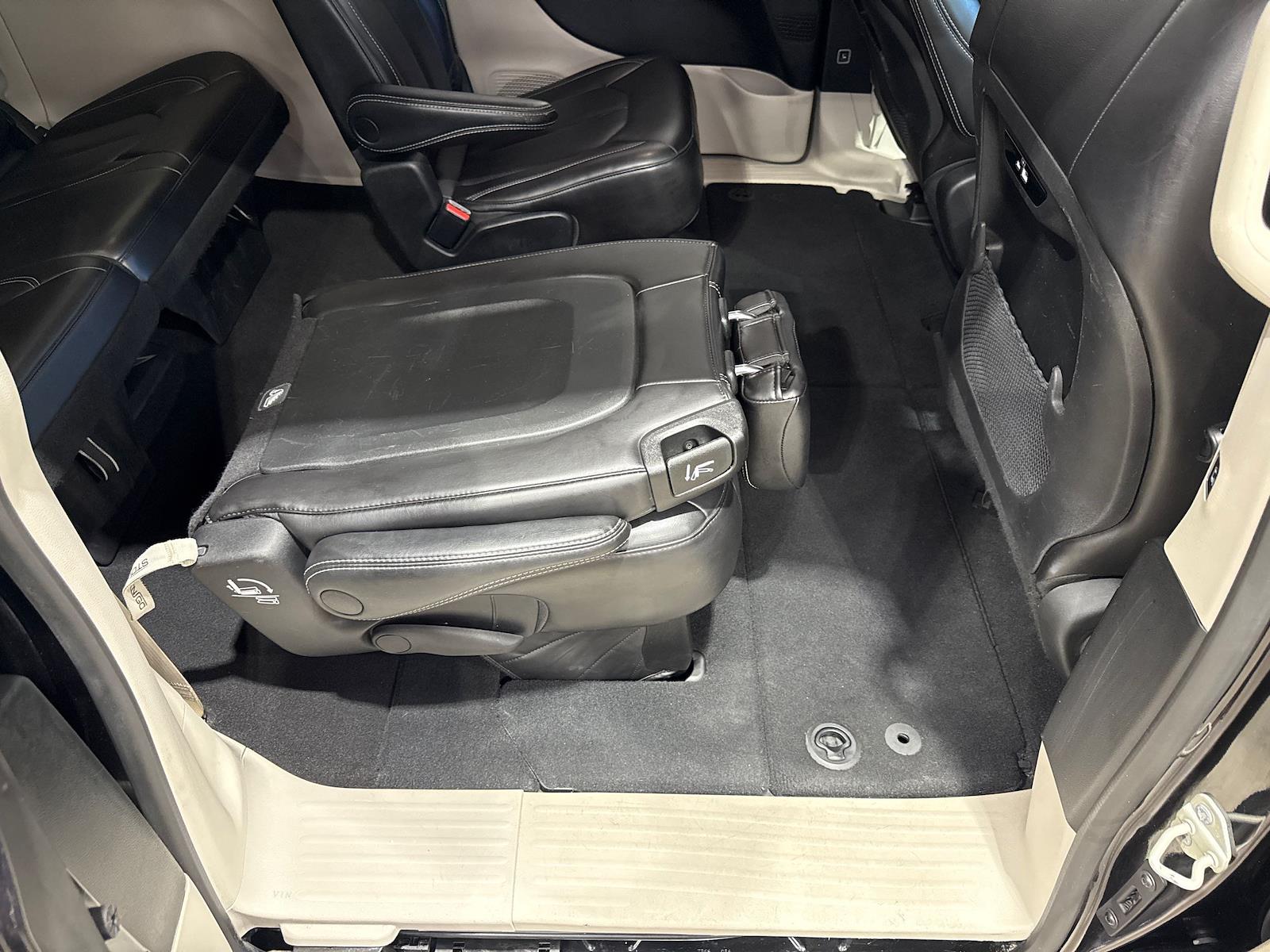Used 2023 Chrysler Pacifica - photo 69