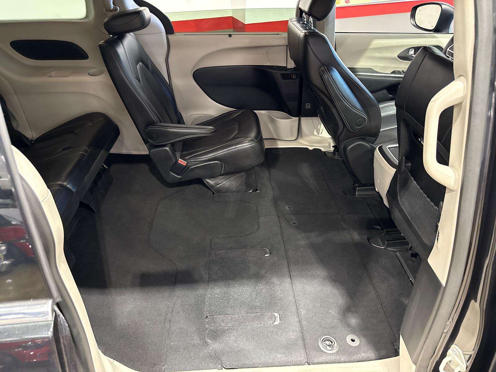 Used 2023 Chrysler Pacifica - photo 71