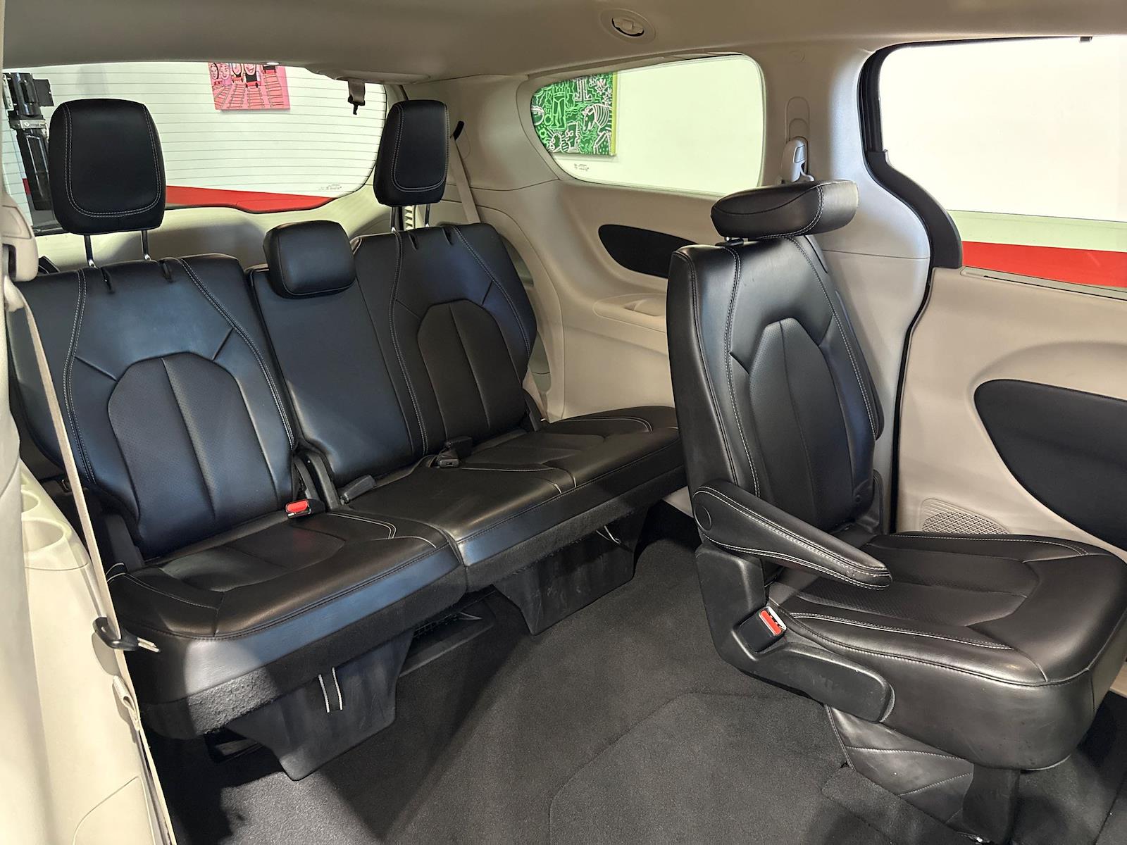 Used 2023 Chrysler Pacifica - photo 72