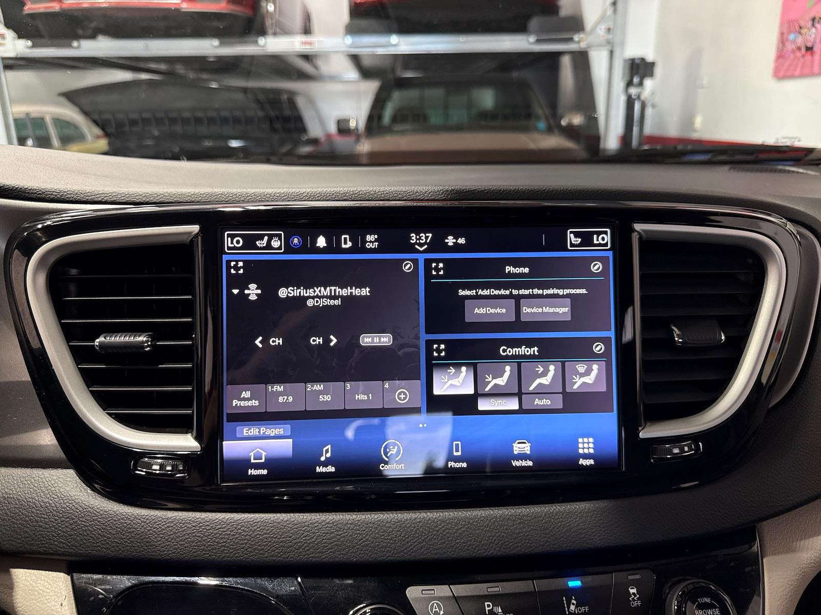 Used 2023 Chrysler Pacifica - photo 75