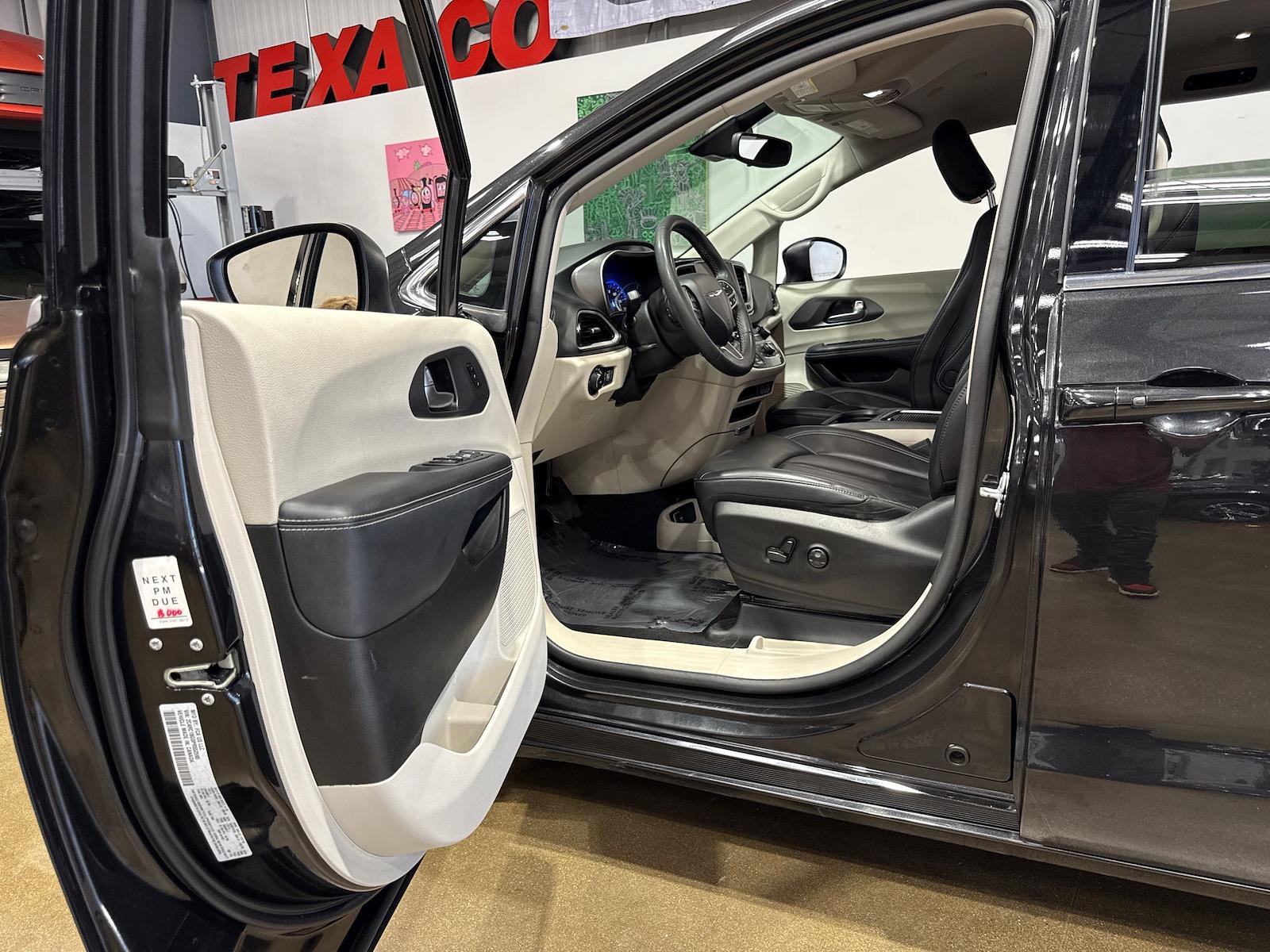 Used 2023 Chrysler Pacifica - photo 80