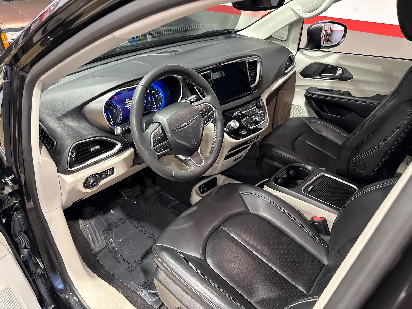 Used 2023 Chrysler Pacifica - photo 84