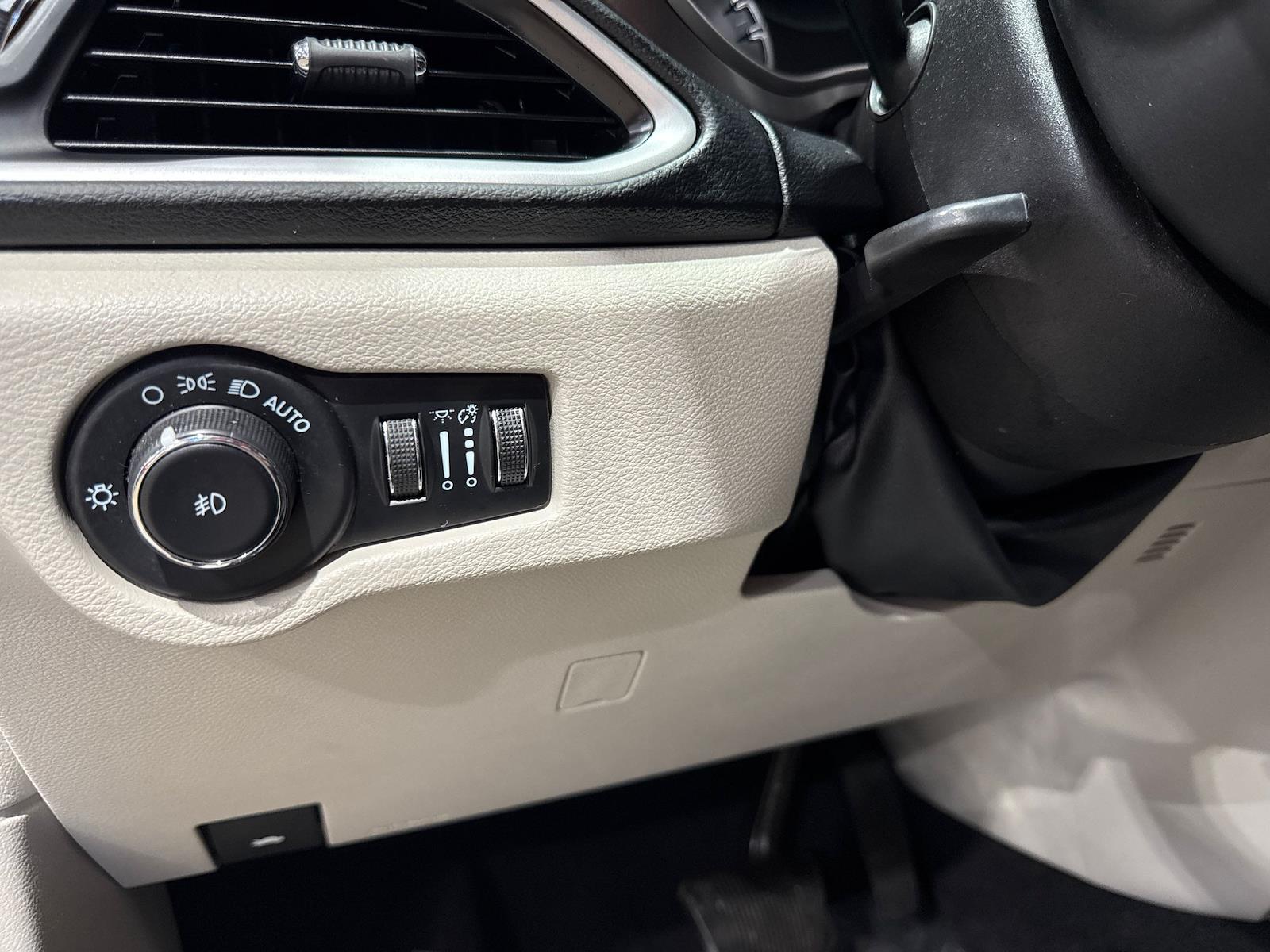 Used 2023 Chrysler Pacifica - photo 88