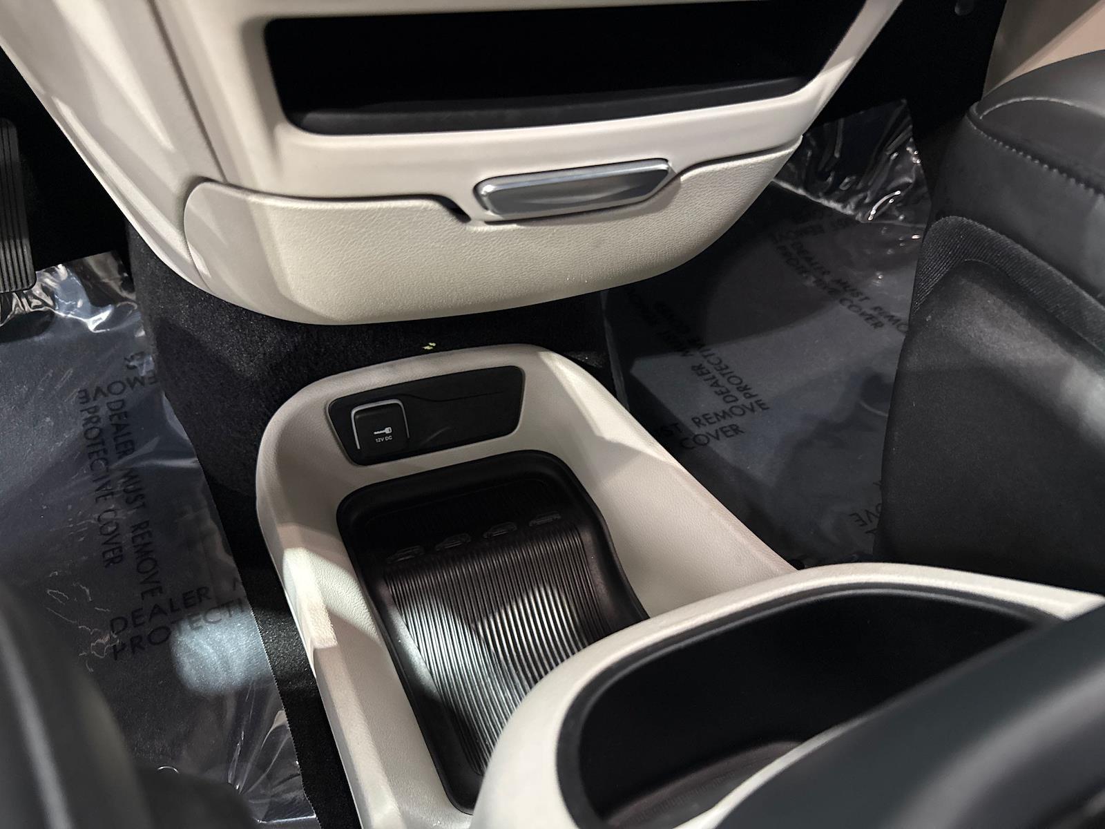Used 2023 Chrysler Pacifica - photo 92