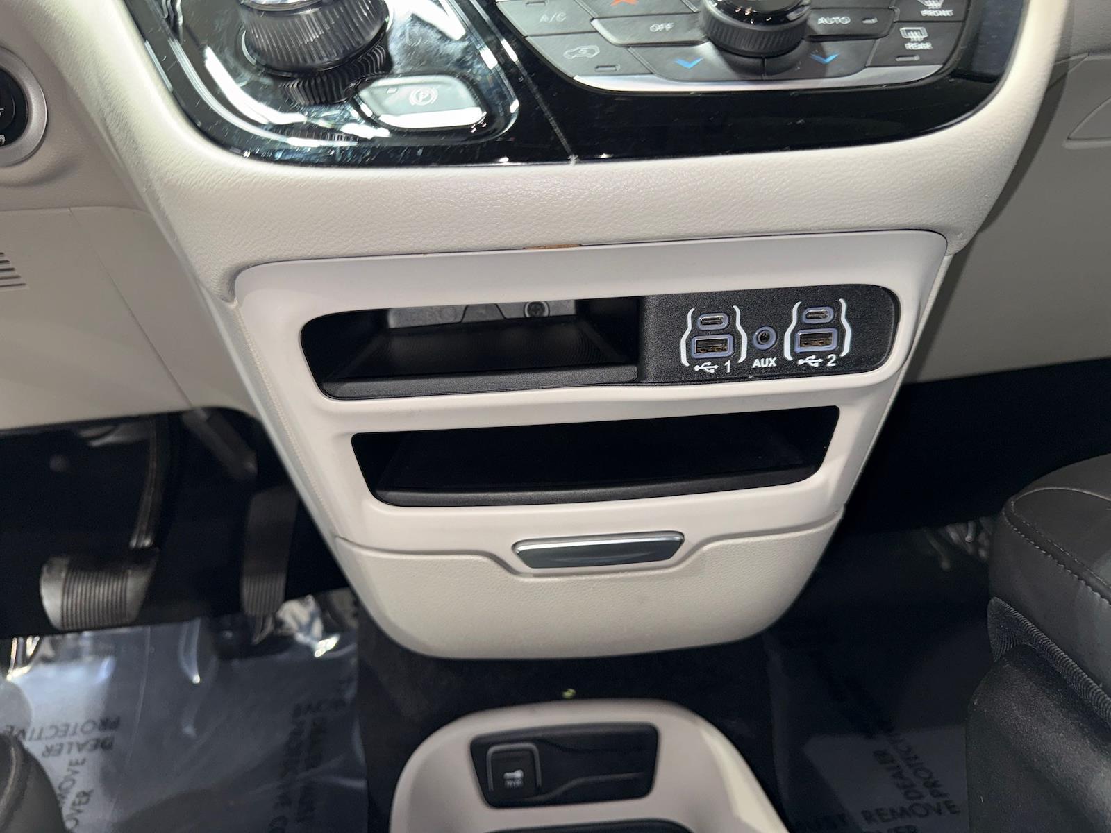 Used 2023 Chrysler Pacifica - photo 94