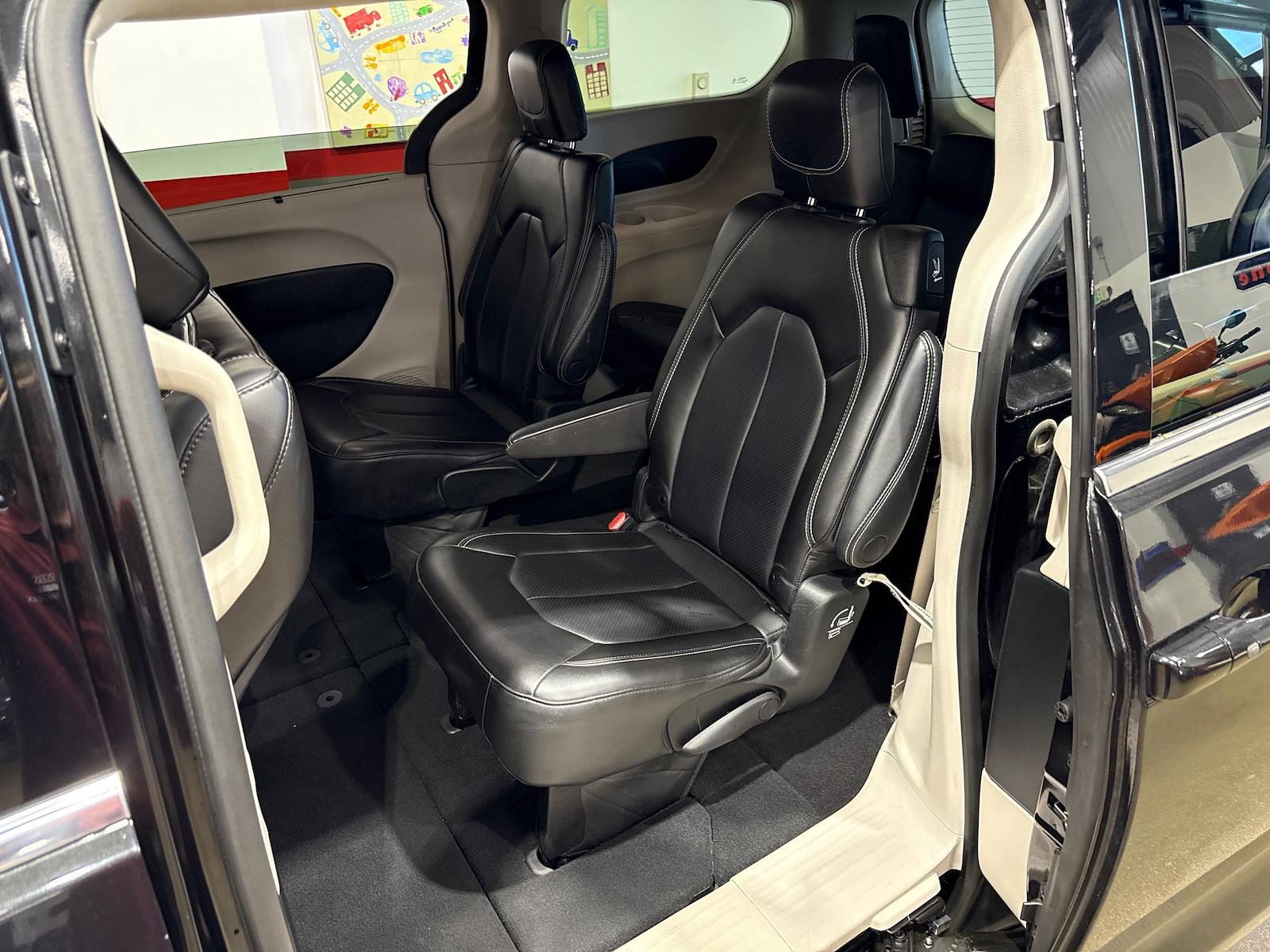 Used 2023 Chrysler Pacifica - photo 99