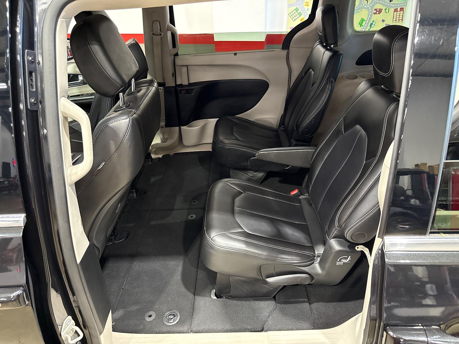 Used 2023 Chrysler Pacifica - photo 100