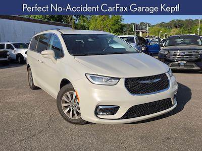 Used 2021 Chrysler Pacifica - photo 1