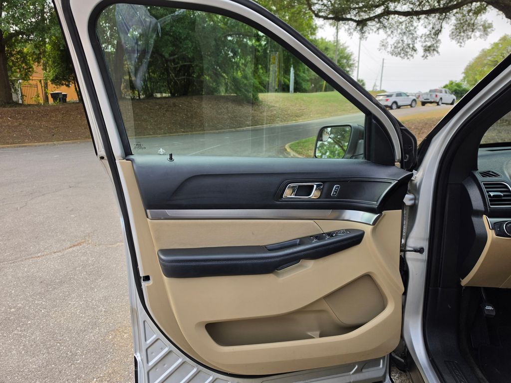Used 2017 Ford Explorer - photo 25