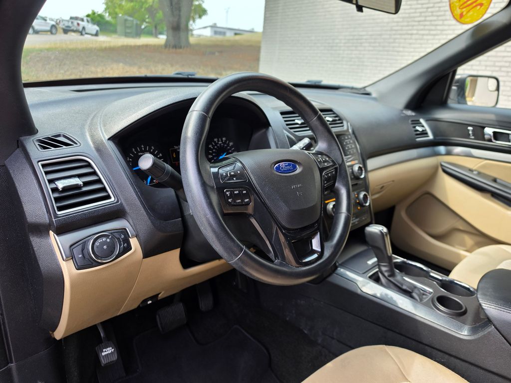 Used 2017 Ford Explorer - photo 27