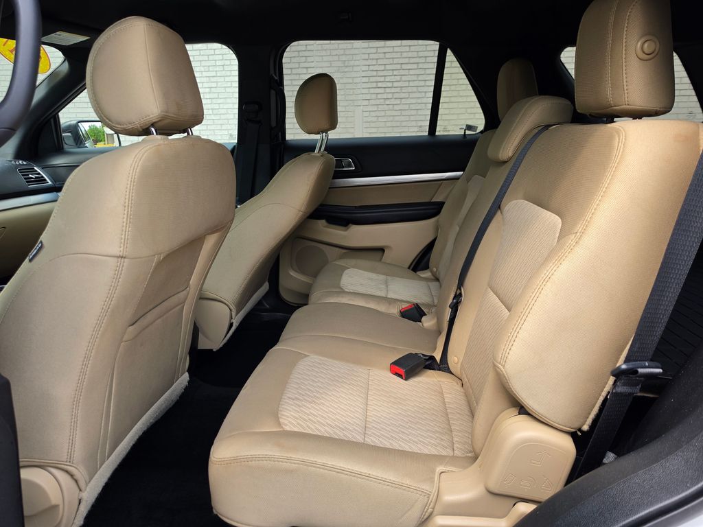 Used 2017 Ford Explorer - photo 32