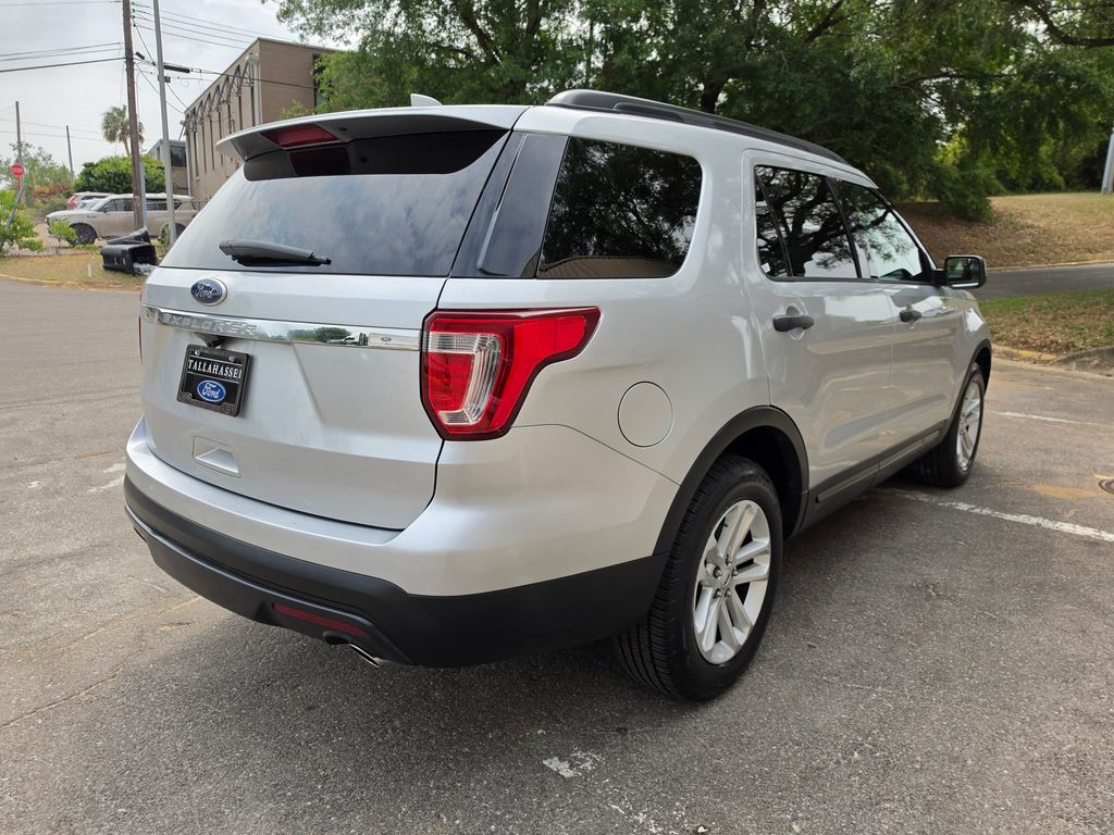 Used 2017 Ford Explorer - photo 4