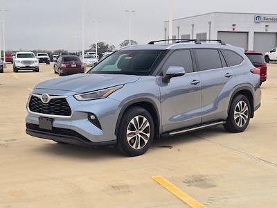 Used 2022 Toyota Highlander XLE for sale #25J086A - photo 1