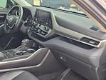 2022 Toyota Highlander FWD SUV for sale #25J086A - photo 30