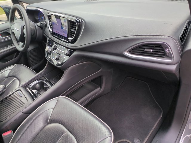 Used 2025 Chrysler Pacifica - photo 31