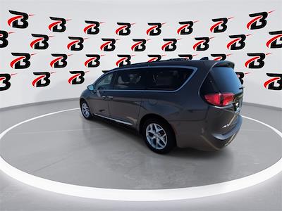 2017 Chrysler Pacifica FWD Minivan for sale #LR10145B - photo 2