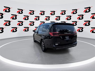 2022 Chrysler Pacifica FWD Minivan for sale #P282 - photo 2