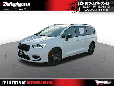 Used 2025 Chrysler Pacifica Limited Minivan for sale #P402 - photo 1