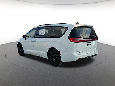 Used 2025 Chrysler Pacifica Limited Minivan for sale #P402 - photo 2
