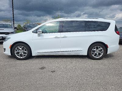 Used 2018 Chrysler Pacifica - photo 2
