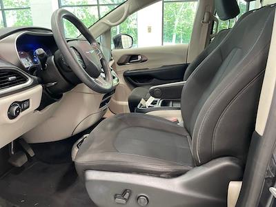 2021 Chrysler Pacifica FWD Minivan for sale #O5M564087A - photo 2