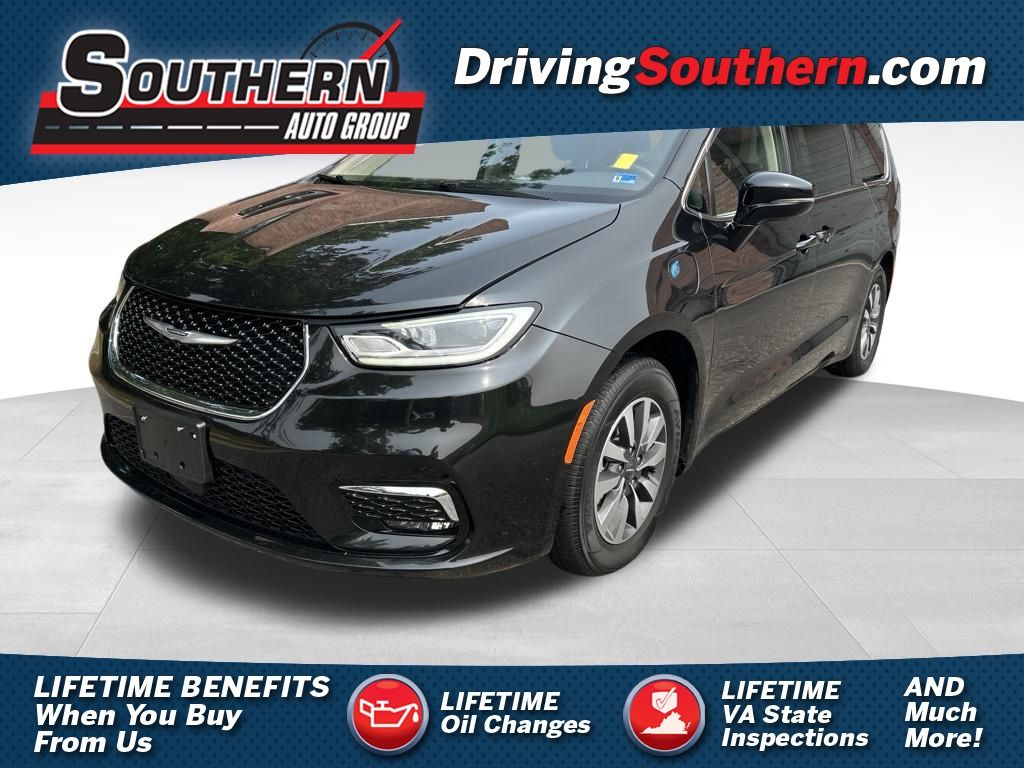 Used 2024 Chrysler Pacifica - photo 1