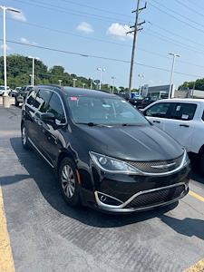 2017 Chrysler Pacifica FWD Minivan for sale #MP1806 - photo 1