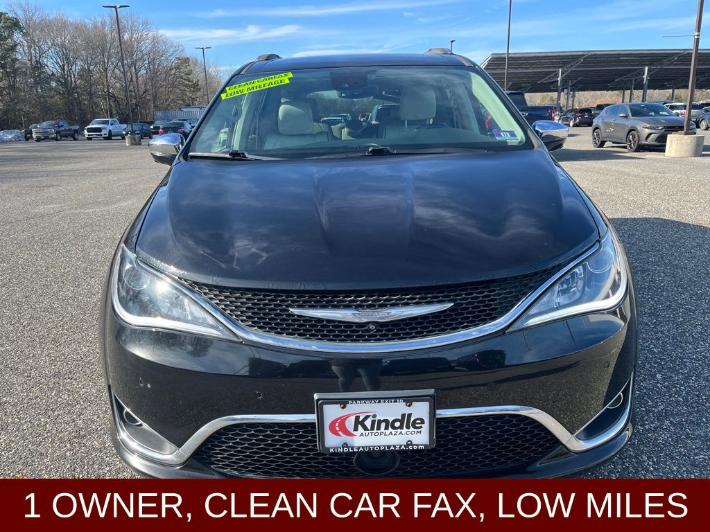 Used 2017 Chrysler Pacifica - photo 2