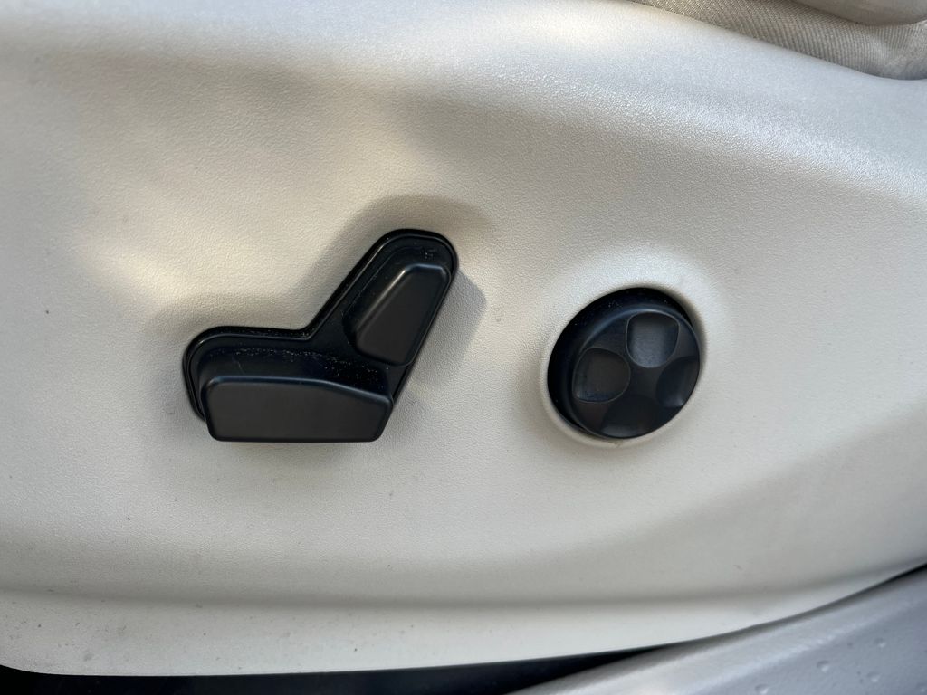 Used 2017 Chrysler Pacifica - photo 32
