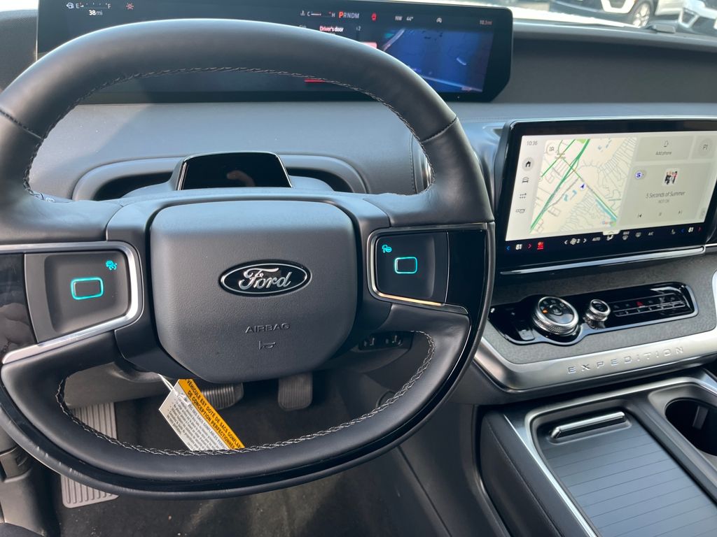 New 2025 Ford Expedition - photo 17