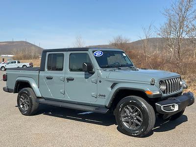Used 2024 Jeep Gladiator - photo 1