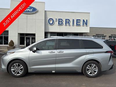 Used 2024 Toyota Sienna - photo 1