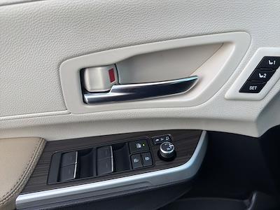 Used 2024 Toyota Sienna - photo 1
